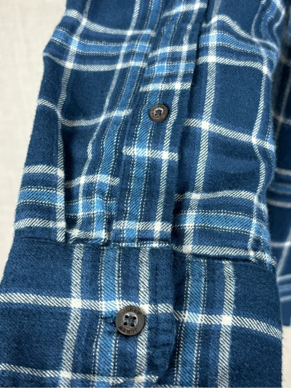 J.Crew Men’s 100% Cotton Brushed Twill Plaid Shirt Navy Blue Medium NWT